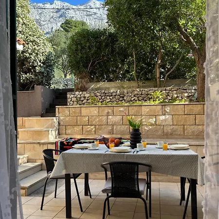 Marko With Terrace And Mountain View In Διαμέρισμα Brela