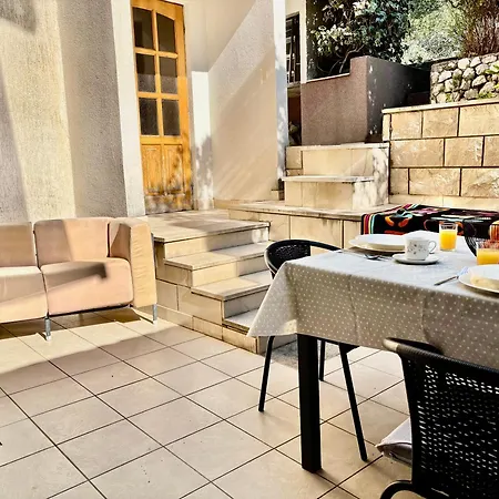 公寓 Marko With Terrace And Mountain View In 布雷拉