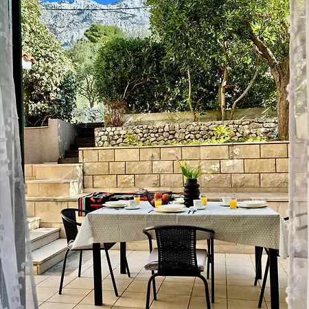 Διαμέρισμα Marko With Terrace And Mountain View In